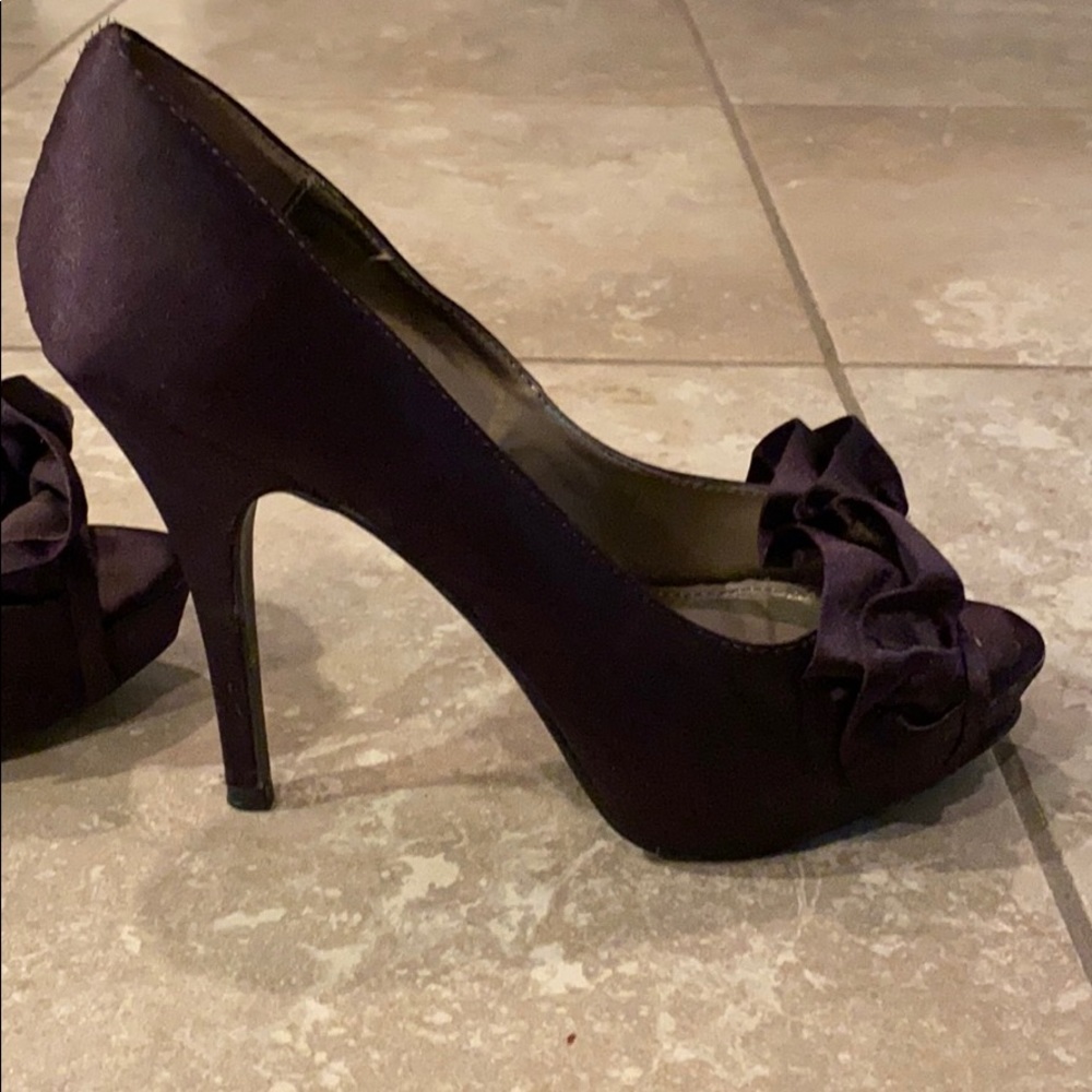 Shoes - Picture 6 of 6